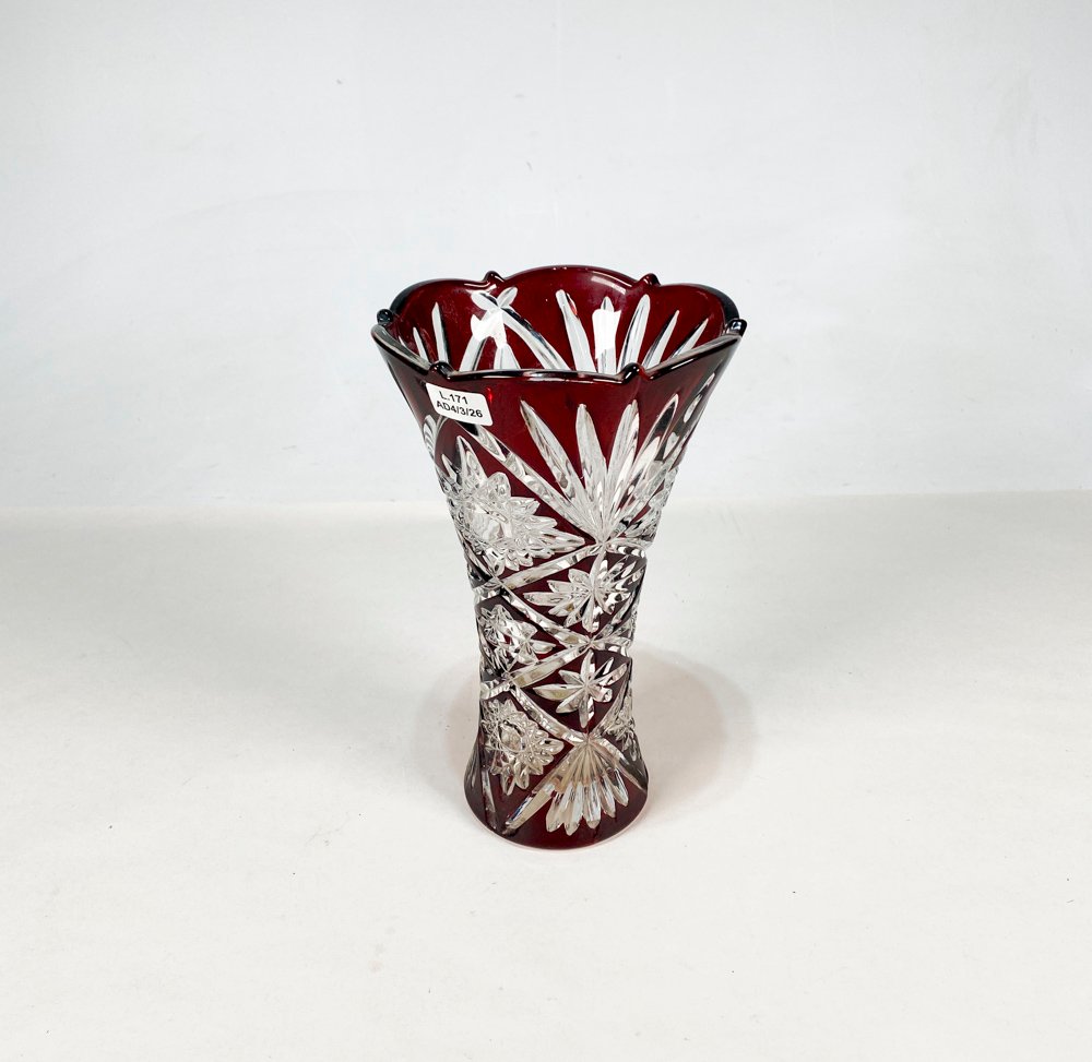 Lote siguiente: Vaso cristal tallado color rubí y hialino de 25 cm