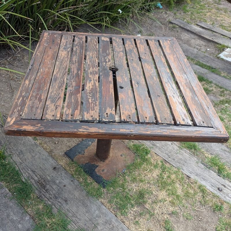 Mesa y banco de madera para exterior - imagen 2