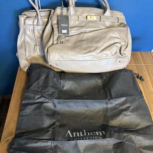 Set de 2 Carteras Grises Marca Anthem Collection - imagen 1