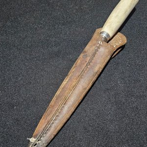Lote siguiente: Cuchillo Franz Wenk Solingen Hoja 17 cm con Funda de Cuero
