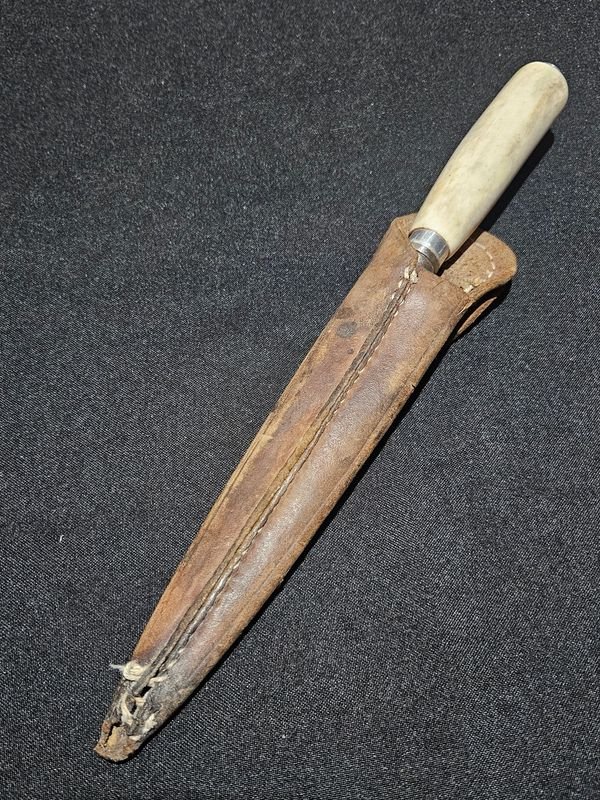 Cuchillo Franz Wenk Solingen Hoja 17 cm con Funda de Cuero