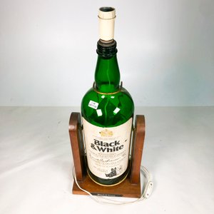 Lámpara de Sobremesa Botella Whisky Black & White Soporte Madera 56 cm - imagen 3