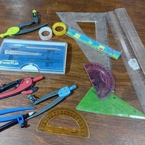 Set de Geometría: Reglas, Escuadras, Compases y Transportador - imagen 6