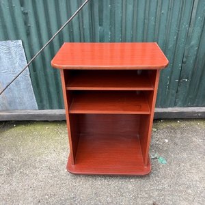 Mesa de TV de madera con estantes - imagen 3