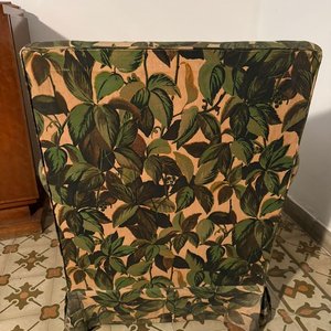 Sillón Antiguo Tapizado con Hojas Verdes - imagen 3