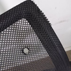 Silla de Oficina Giratoria Negra con Detalle en Tapizado - imagen 3