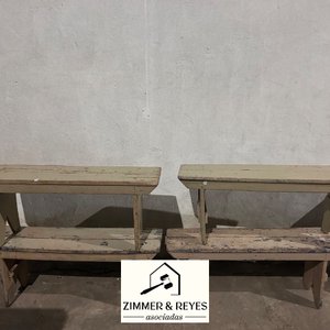 Cuatro bancos rústicos de madera con estante inferior - imagen 6