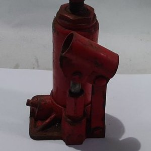 Gato Hidráulico Tipo Botella Rojo 2 Toneladas Sin Palanca - imagen 2