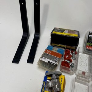 Lote de Tornillería, Clavos, Mensulas y Organizadores Plásticos - imagen 2