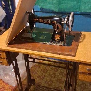 Lote anterior: Máquina de coser funcionando
