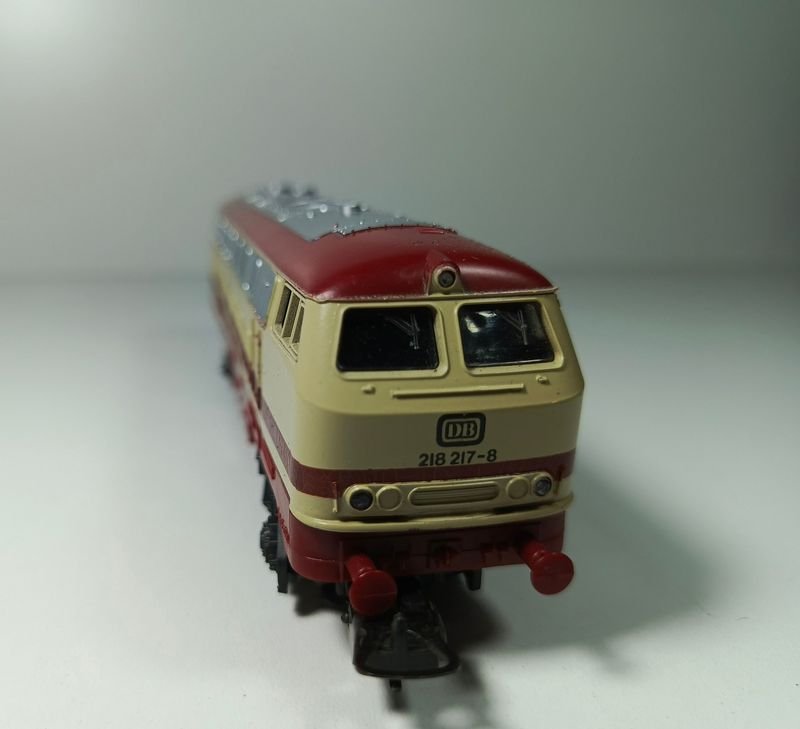Modelo de locomotora diesel HO a escala 1:87 DB 218 217-8 - imagen 4