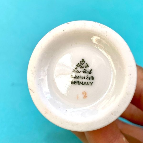 Antiguo jarrón alemán de cerámica con diseño delicado - imagen 2