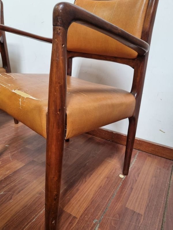 Sillas de Cuero en Buena Condición - imagen 8