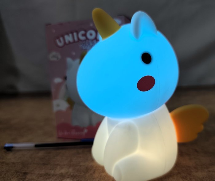 Lámpara LED recargable infantil con luces ajustables - imagen 4