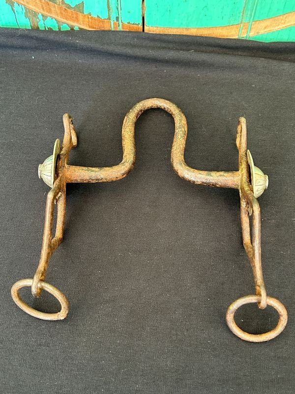 Antiguo freno de vehículo con patas y copas de plata - imagen 3