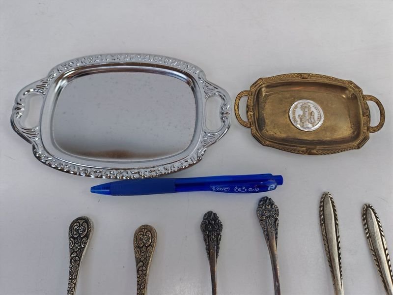 Cubiertos y Bandejas Miniatura en Plata y Metal - imagen 4
