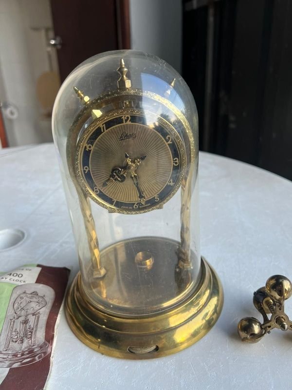 Reloj Alemán Antiguo con Cúpula Removible - imagen 1