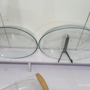 Lote de 5 piezas de bazar: Fuentes de vidrio, jarra, florero y copetinera acrílica - imagen 6