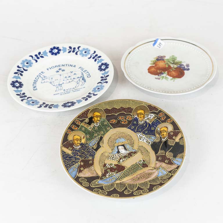 Lote anterior: 3 Platos de porcelana y loza diferente (una italiana y otra satsuma) - Medidas: 19 y 18cm 