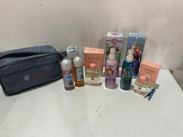 Lote siguiente: Lotes de perfumes para niñas sin usar