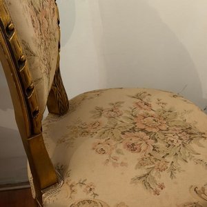 Silla Francesa Estilo Luis XVI Respaldo Medallón Tapizado Floral Madera Dorada - imagen 7