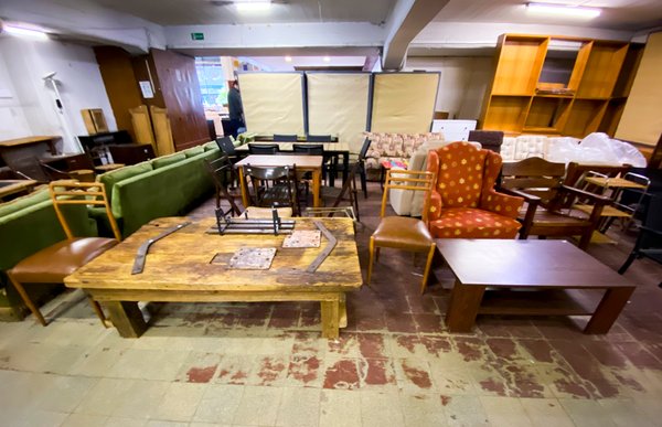 Lote de Muebles y Artículos de Hogar Varios