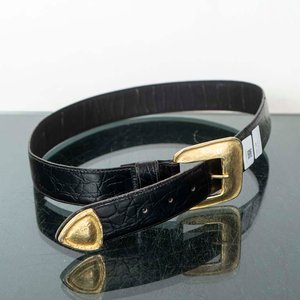 Lote anterior: Cinturón de Cuero Negro Italiano con Hebilla y Terminación de Bronce