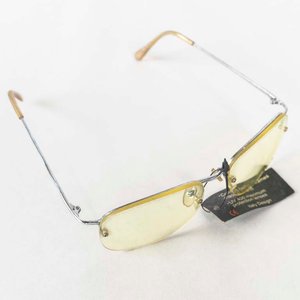 Lentes de Sol Vintage con Lente Amarillo y Marco Metálico - imagen 2