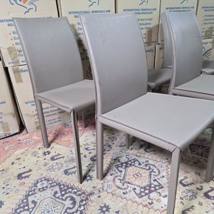 Seis Sillas Tapizadas en Gris - imagen 4