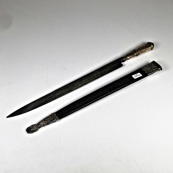 Facon Antiguo Hoja Acero "Camello" 36cm, Cabo Plata y Oro con Vaina