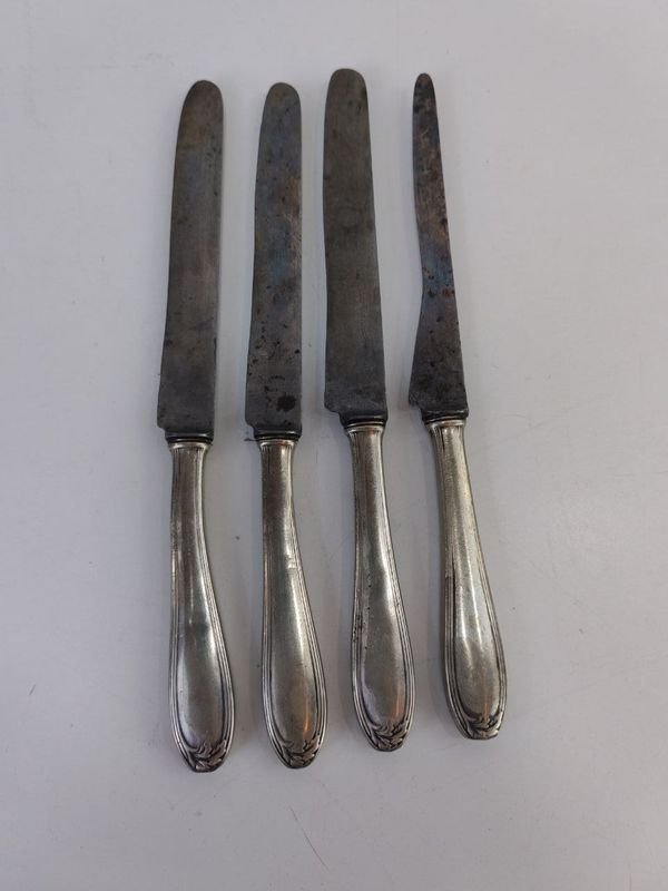 Lote siguiente: Cuchillos Antiguos de Plata