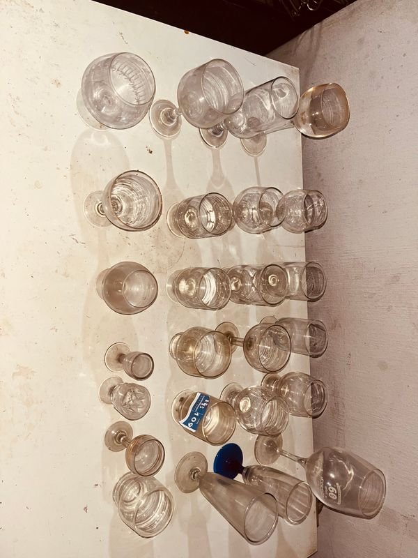 Colección de 24 Copas de Varios Tipos - imagen 4