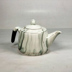 Tetera de Porcelana Esmaltada con Detalles Dorados - imagen 3
