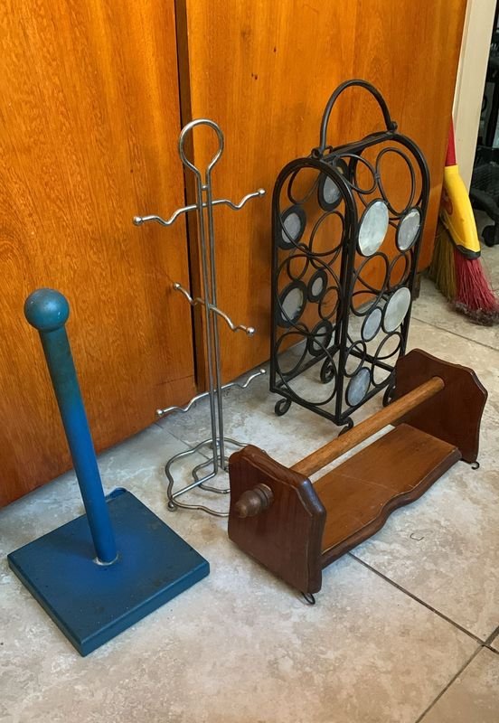 Lote siguiente: Porta servilletas y porta rollos en acero y madera