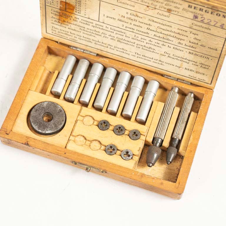 Caja con herramientas para joyero en buen estado - imagen 2