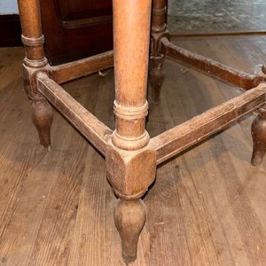 Mesita Auxiliar Redonda de Madera Estilo Clásico - imagen 2