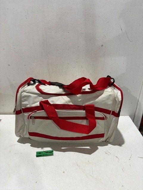 Bolso Deportivo Blanco y Rojo con Múltiples Compartimentos