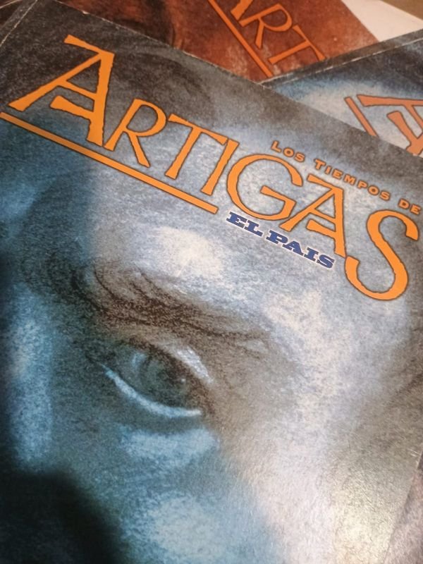 Colección de libros sobre Artigas en excelente condición - imagen 2