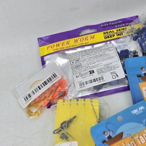 Lote de Accesorios de Pesca: Línea, Destorcedores y Más - imagen 3