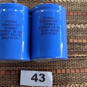 Juego de 2 Capacitores Sprague Powerlytic 47000uF 25VDC - imagen 2