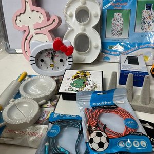 Lote Variado: 3 Termos de Acero Inoxidable, Cargador, Auriculares y Más - imagen 12