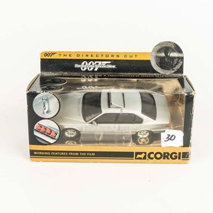 Auto BMW 750i de la pelìcula Tomorrow Never Dies de 007 escala 1/36 colección Corgi en su caja original. - imagen 1