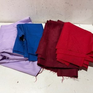 Lote anterior: Lote de Telas Variadas: Lila, Azul y Rojo