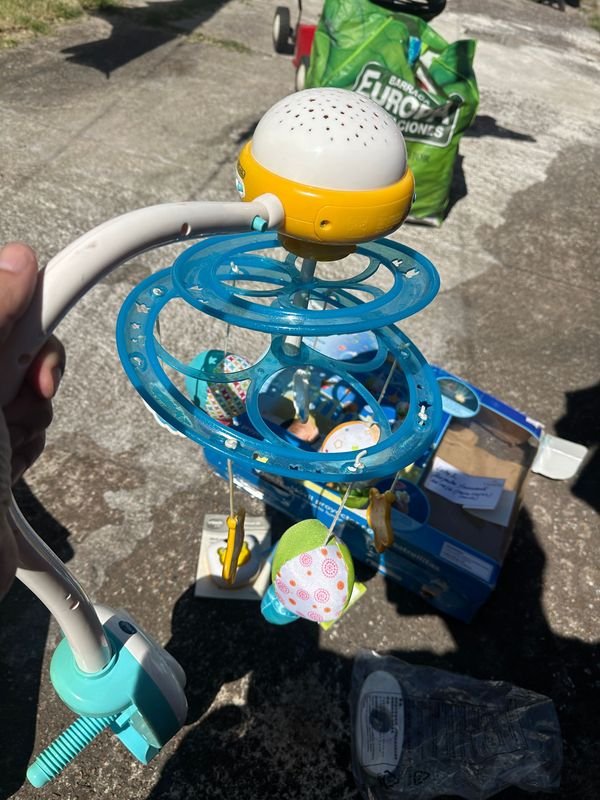 Colgante para cuna VTech con control y juguetes - imagen 3