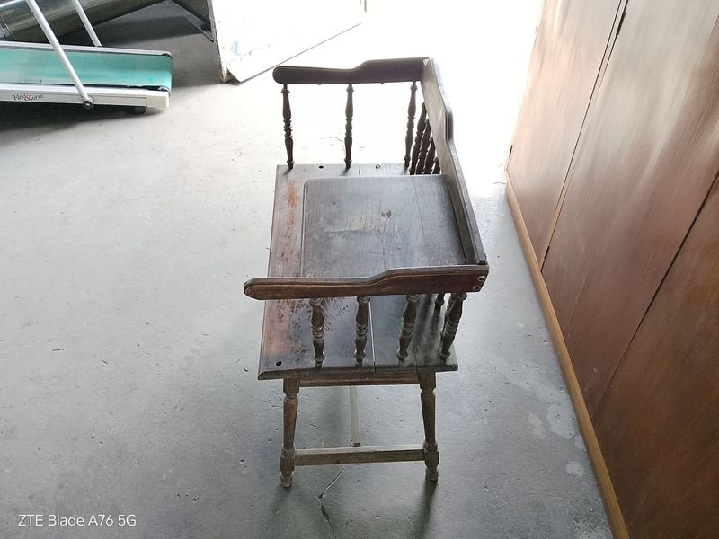 Antiguo Banco de Teléfono en Madera