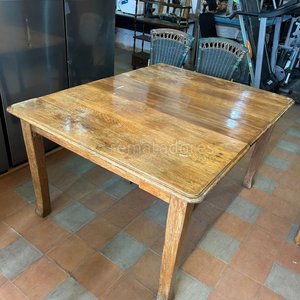 Mesa de Comedor Antigua de Madera Clara - imagen 1