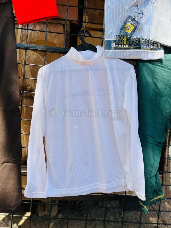 Remera Blanca Cuello Alto Manga Larga Mujer