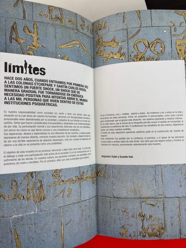Colección de libros de arte contemporáneo, videoarte y textiles - imagen 18