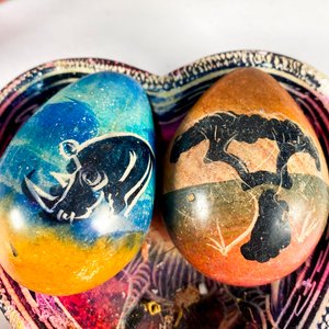 Cuatro Piezas Decorativas de Piedra: Corazón, Huevos y Alhajero Estilo Africano - imagen 3