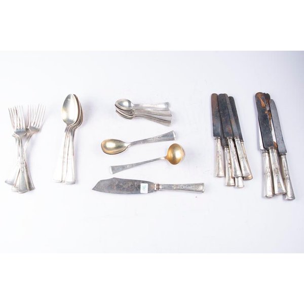 Set de 38 Cubiertos de Plata 800 con Hojas Oxidadas